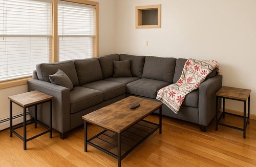 Greenville House | Spacious 3BR w Free Parking - Easy NYC Access