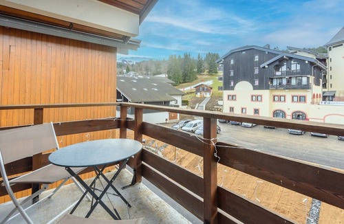 Les Esserts Apartment | Modern Ski Apartment for 4 in Morillon