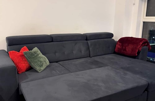 Eltham West Apartment | Stylish Kidbrooke station studio