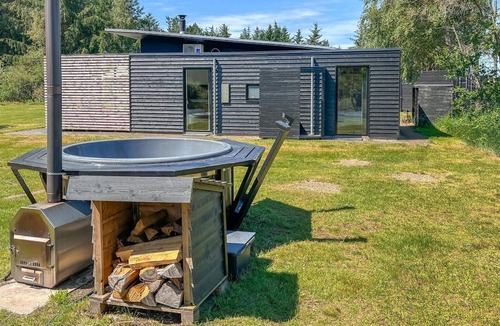 Fur House | Pet friendly home in Fur with WiFi