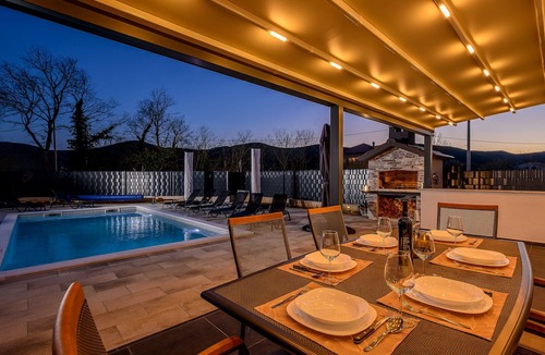 Dicmo House | Luxury Villa with Private Pool