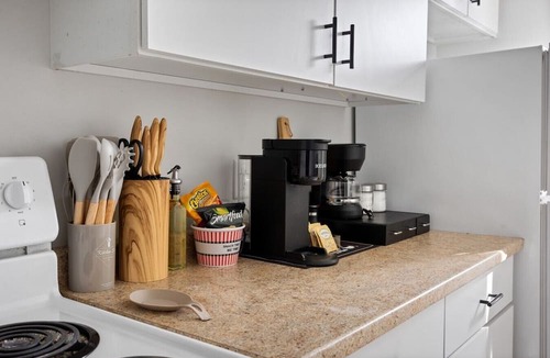 Walkerville Apartment | Emerald Suite + Amber Suite - Sleeps 6