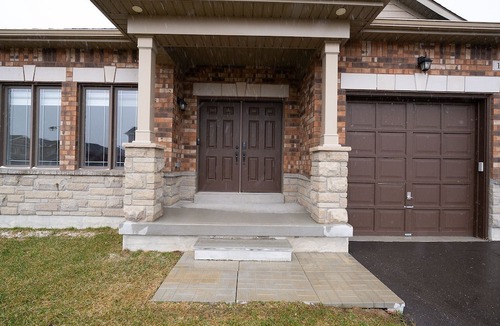 Beaverton House | Modern Lake Simcoe Retreat | Stylish 3BR Bungalow Sleeps 6