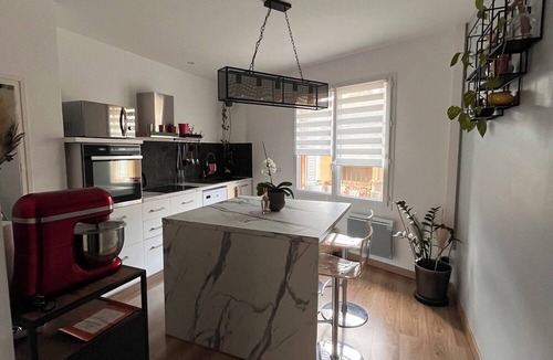 Clermont-l'Herault House | Between lake and sea