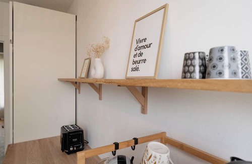 Dervallieres - Chezine Apartment | Bright T3 with balcony and parking, 6 pers, Procé