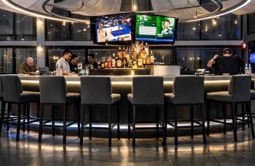 Kansas City Hotel | Cozy 1-bedroom hotel in delightful Kansas City with fitness room - NQQ1