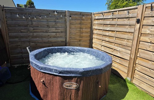 Auppegard Cottage | The refuge between sea and countryside with jacuzzi, unobstructed view of the countryside