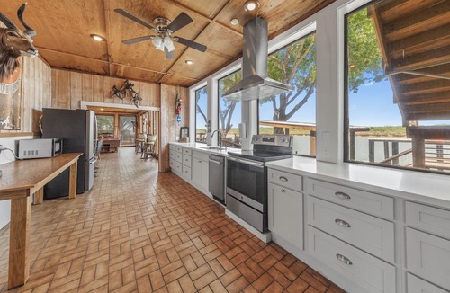 Rio Hondo Cabin | Casa Arroyo Sporting Lodge- First Floor-Deck Pier