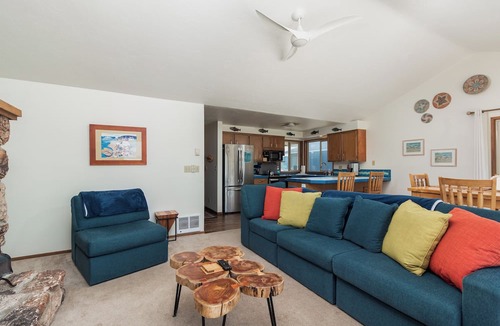 Bayshore House | Oceanfront Bayshore Escape w/Hot Tub & Bay Views