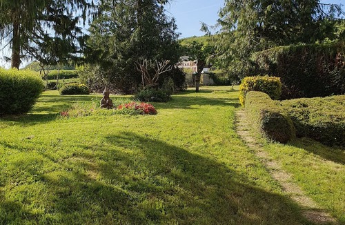 Gissey-le-Vieil House | Burgundy stone house