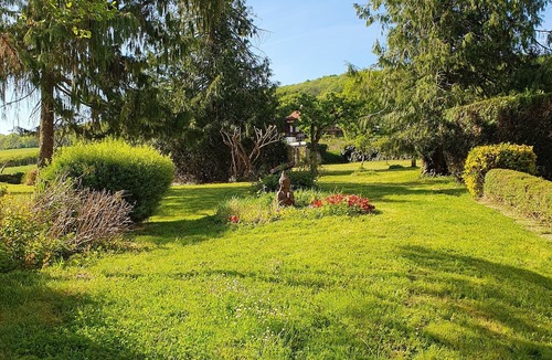 Gissey-le-Vieil House | Burgundy stone house