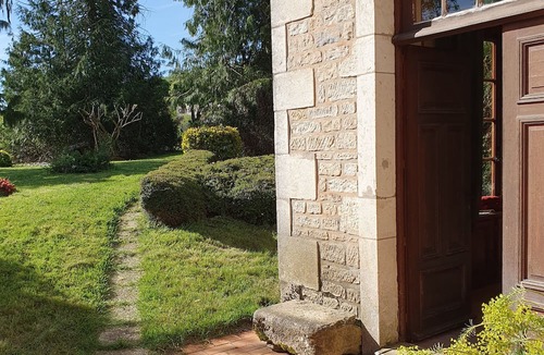 Gissey-le-Vieil House | Burgundy stone house