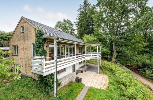 Bryrup House | Awesome home in Bryrup with lake view