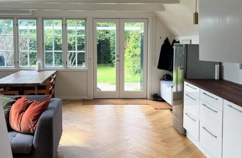 Dronningmolle House | Historic house with exposed beams near Hornbæk