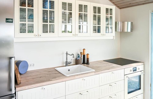 Oure House | Gorgeous home in Oure with WiFi