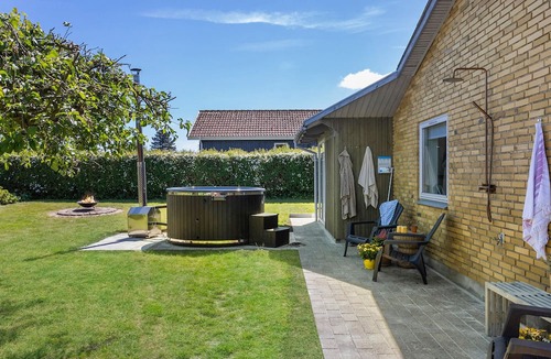 Skastrup Strand House | 2 bedroom lovely home in Bogense