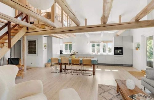 Hundested House | Cozy summerhouse with sunroom in Nødebohuse