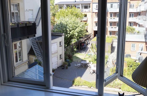 Frederiksberg C Condo | Magnificent Copenhagen home with artistic charm