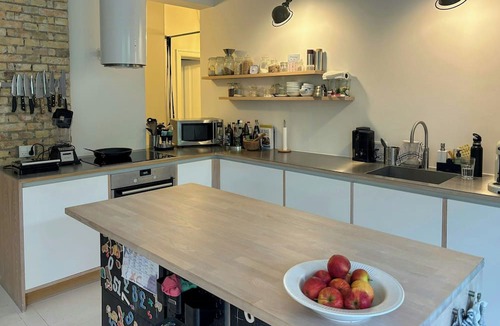 Frederiksberg C Apartment | Bright flat with courtyard and balcony, Copenhagen