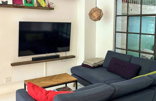Frederiksberg C Apartment | Bright flat with courtyard and balcony, Copenhagen