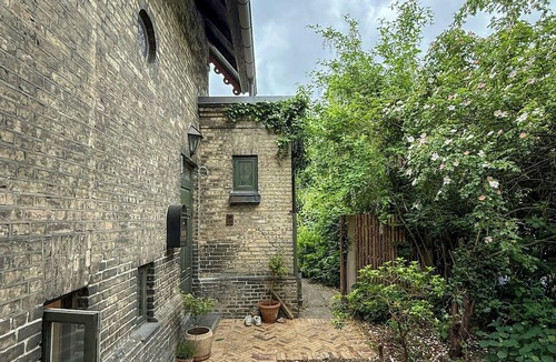 Frederiksberg C House | Villa in Denmark's oldest villa quarter