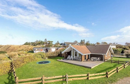Frolunde House | Family house with beach access at Bildsø Strand