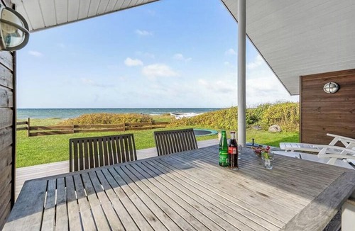 Frolunde House | Family house with beach access at Bildsø Strand