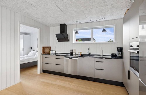 Hjarbæk House | Beautiful home in Løgstrup with sauna
