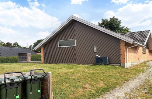Pøt Strandby House | 4 star holiday home in Juelsminde