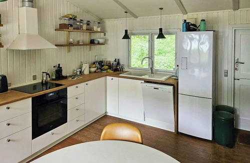 Hoeve Strand House | Cottage in the front row to Sejerø Bay
