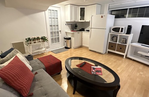 Pierrefonds-Roxboro Apartment | Cosy Apartment house