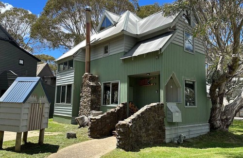 Dinner Plain House | Glacier Chalet alpine getaways