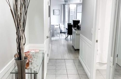 Bathurst Quay Condo | Luxury Waterfront Downtown Condo w/Pool & Parking