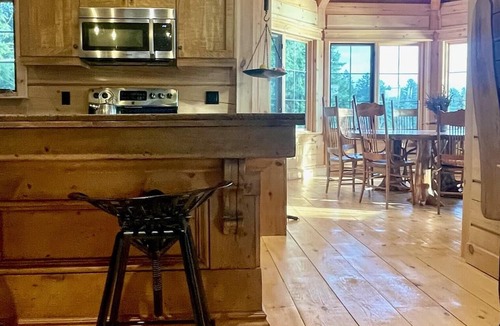 Port Carmen Cottage | One of a Kind Timber Framed Waterfront Escape w/Hot Tub!