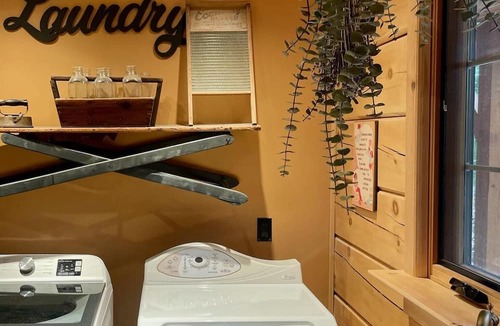 Port Carmen Cottage | One of a Kind Timber Framed Waterfront Escape w/Hot Tub!