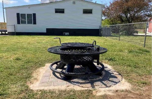 Cape Charles House | "Meant to Be” 4BR Family Retreat w/Game Room & Fire Pit 5 Min to Beach/Parks