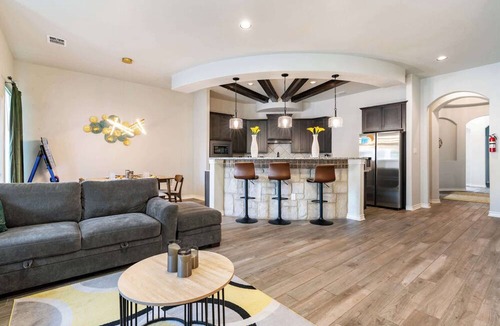 Medina Valley House | Charming 5BR Retreat Near Trails & Shops