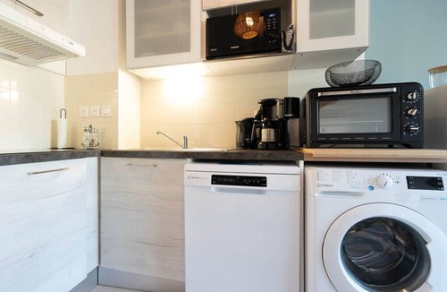 Serignan Apartment | Apartment in Sérignan with shared pool