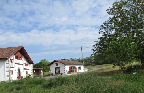 Isturits House | Detached cottage for 4 people - PMR