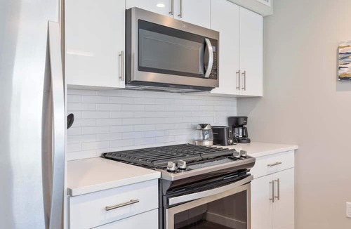 North End Apartment | Chic North End Escape Near Waterfront