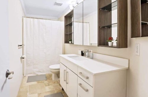 Novi Apartment | Luxury 2BD | DT Novi | 2 Beds | Free Parking