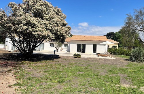 Saint-Vivien-de-Medoc House | Comfortable self-catering cottage