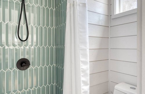 Overlook Apartment | Mississippi Micro-Luxe: Mid-Century Style