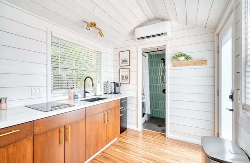 Overlook Apartment | Mississippi Micro-Luxe: Mid-Century Style