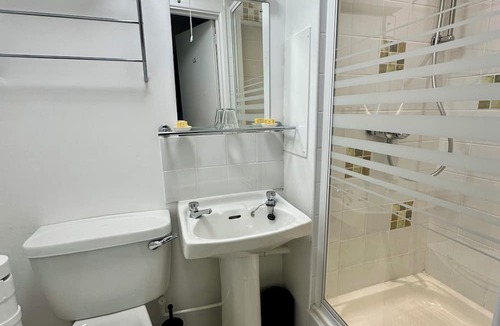 Wilbarston Bed & Breakfast | Luxury Bed & Breakfast Room sleeps 2