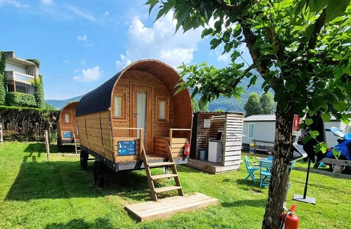 Novalaise Cabin | 3-person caravan