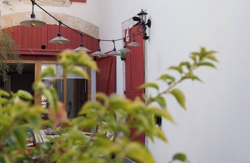 Flavigny-sur-Ozerain Apartment | La Maison George - Logis Colette