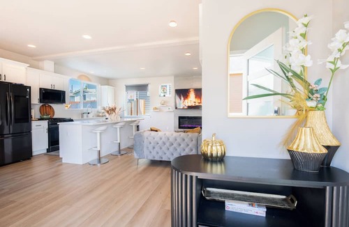 Paine Field-Lake Stickney House | Utopia Luxury Stay - Lynwood