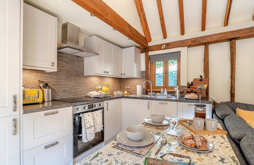 Stonegate House | Little Bewl Bridge Stable