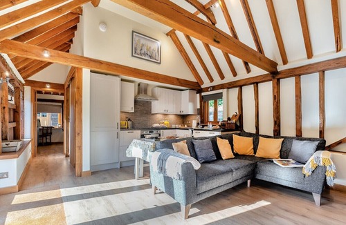 Stonegate House | Little Bewl Bridge Stable